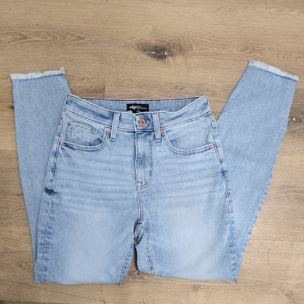 Edgely Women's Light Blue Straight Leg Jeans